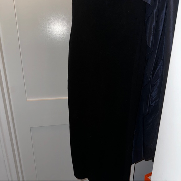 Oscar De La Renta Strapless Draped Taffeta Bow Midi Gown - Picture 11 of 16